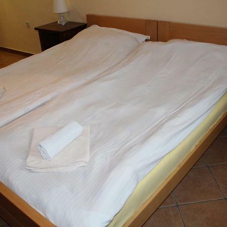 Prenociste "Magnus" Bed & Breakfast Slavonski Brod Exterior photo