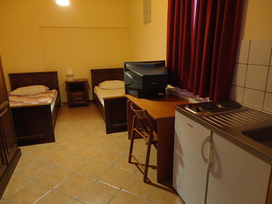 Prenociste "Magnus" Bed & Breakfast Slavonski Brod Exterior photo