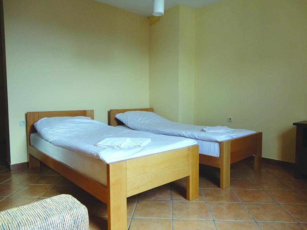 Prenociste "Magnus" Bed & Breakfast Slavonski Brod Exterior photo