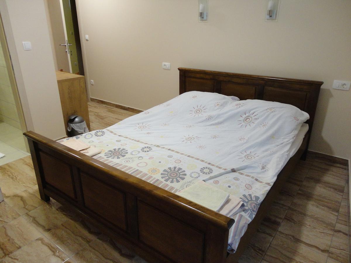 Prenociste "Magnus" Bed & Breakfast Slavonski Brod Exterior photo
