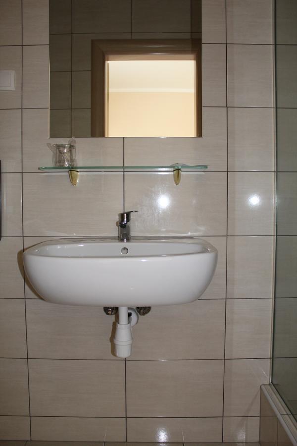 Prenociste "Magnus" Bed & Breakfast Slavonski Brod Exterior photo