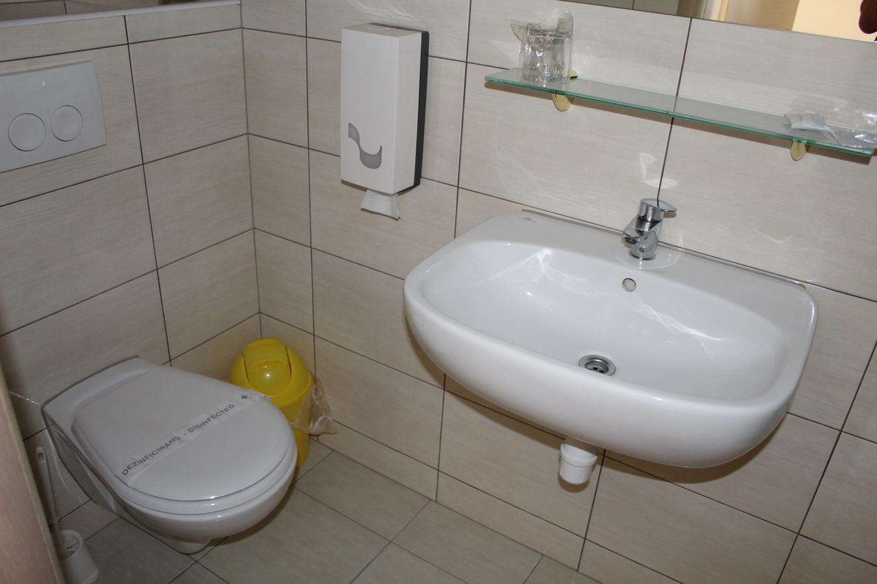 Prenociste "Magnus" Bed & Breakfast Slavonski Brod Exterior photo