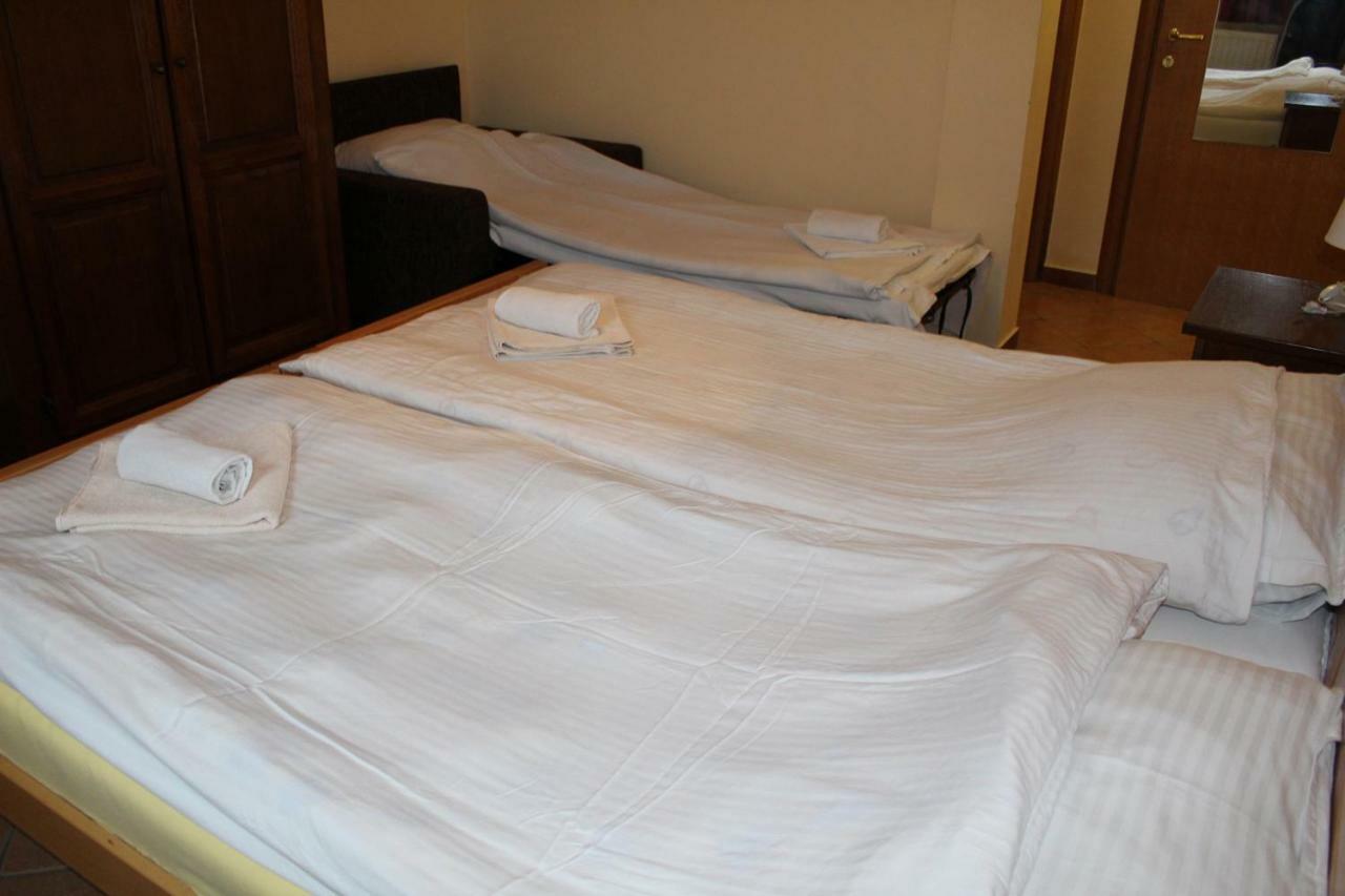 Prenociste "Magnus" Bed & Breakfast Slavonski Brod Exterior photo