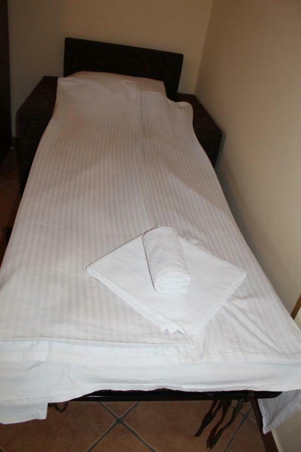 Prenociste "Magnus" Bed & Breakfast Slavonski Brod Exterior photo