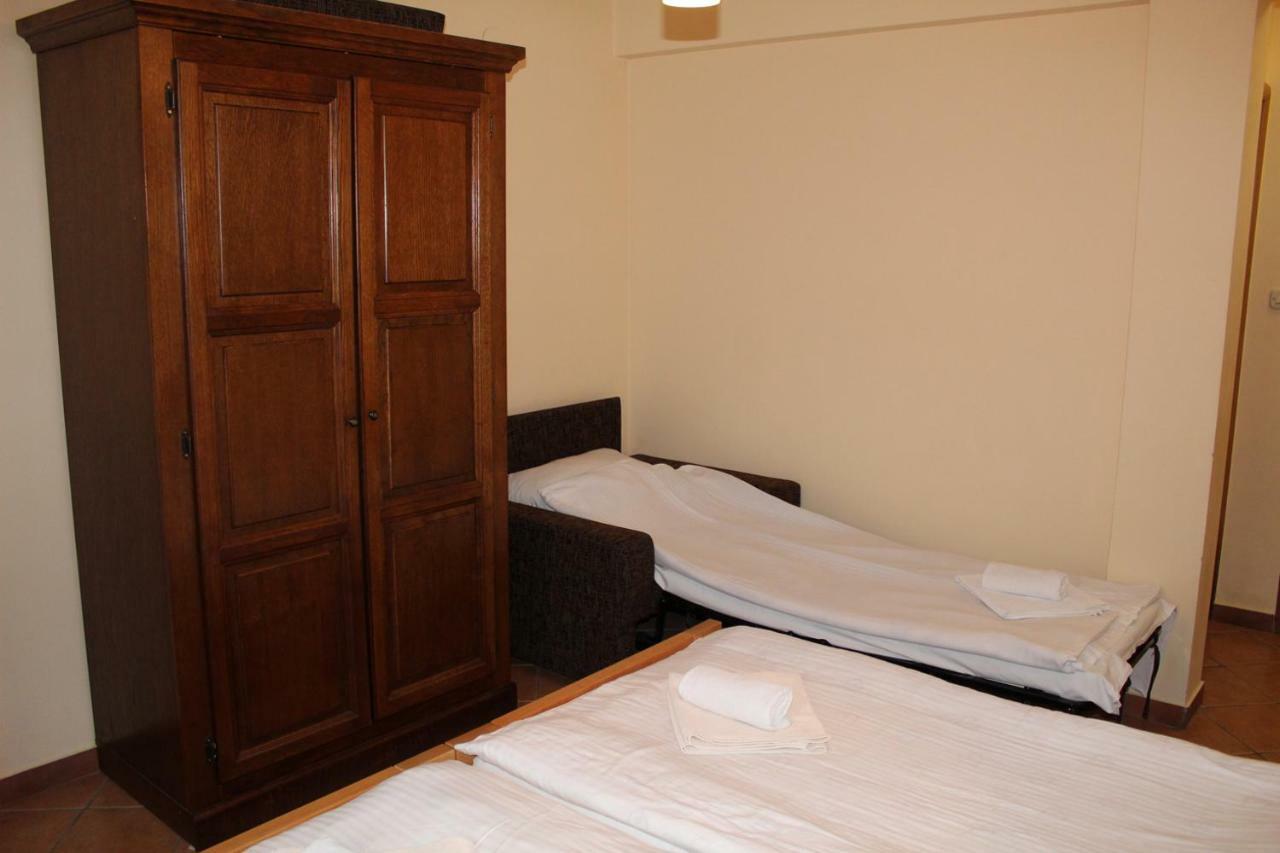 Prenociste "Magnus" Bed & Breakfast Slavonski Brod Exterior photo