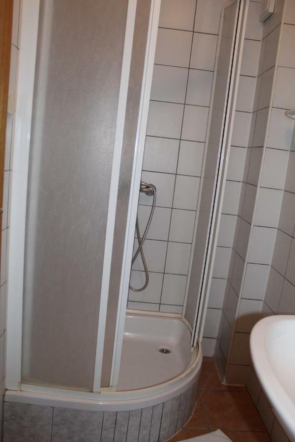 Prenociste "Magnus" Bed & Breakfast Slavonski Brod Exterior photo