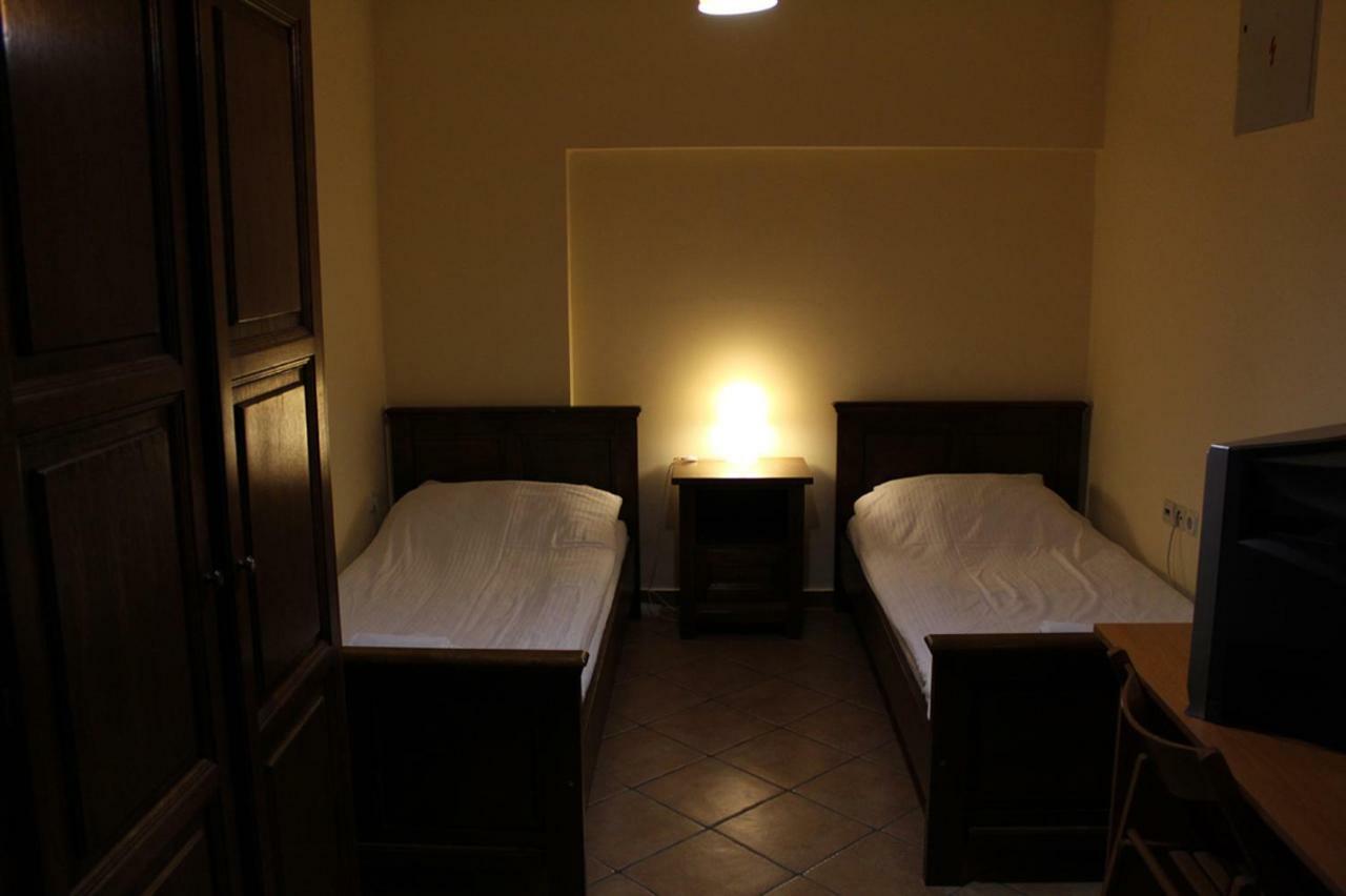 Prenociste "Magnus" Bed & Breakfast Slavonski Brod Exterior photo